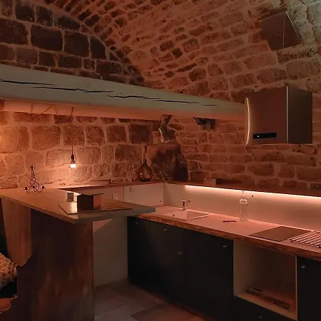 La Cave Des Amoureux