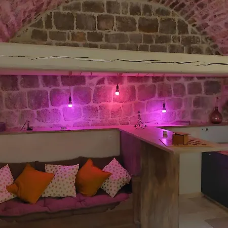 La Cave Des Amoureux * 沃格于埃