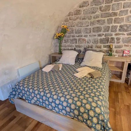 La Cave Des Amoureux Appartement *